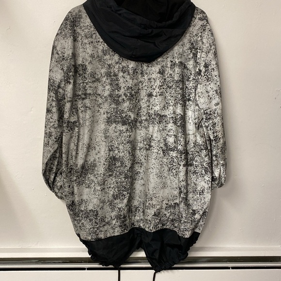 Black and White Windbreaker Stylish Y2K Lightweight Coat‎ Jacket Size XL - Picture 2 of 6